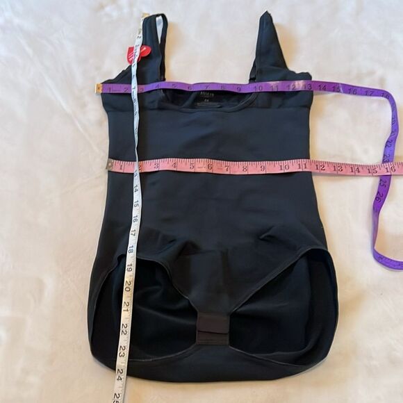 Assets By Spanx Red Hot Label Shape-wear Bodysuit Black Size 2X Slimming New - Picture 8 of 8